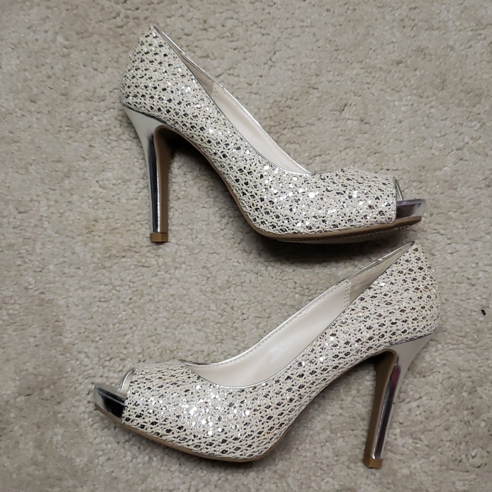 Shoes - Picture 3 of 5
